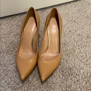 Stuart Weitzman Heel in Nude